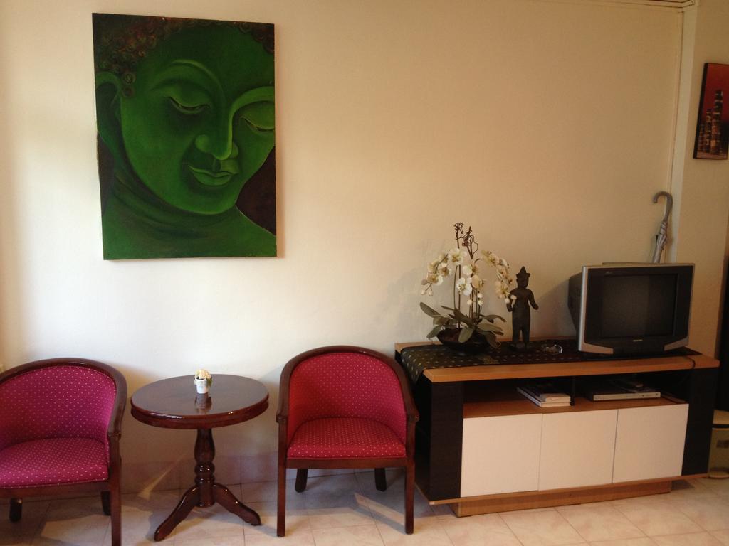 Fong Kaew And Baan Nang Fa Guesthouse Patong Exterior photo