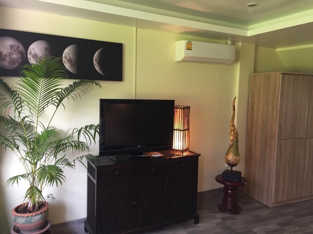 Fong Kaew And Baan Nang Fa Guesthouse Patong Exterior photo